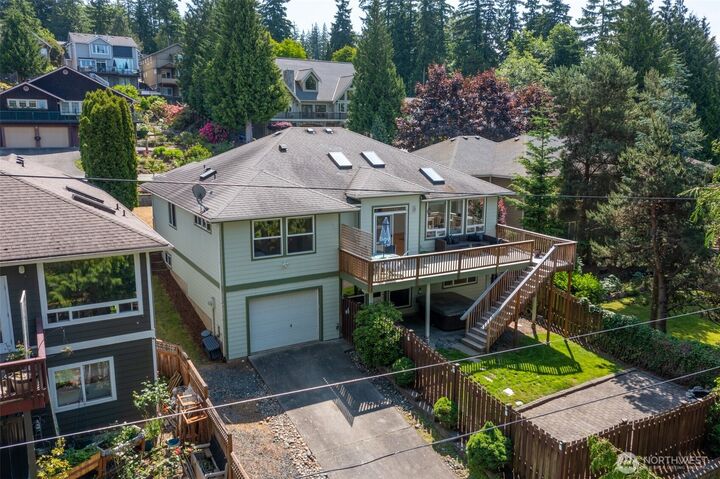 Property Photo:  2921  Haggin Street  WA 98226 