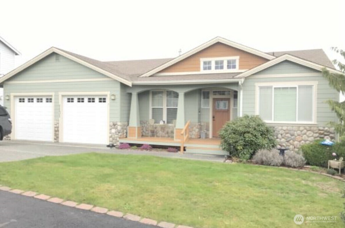 Property Photo:  1131  Rolling Drive  WA 98282 