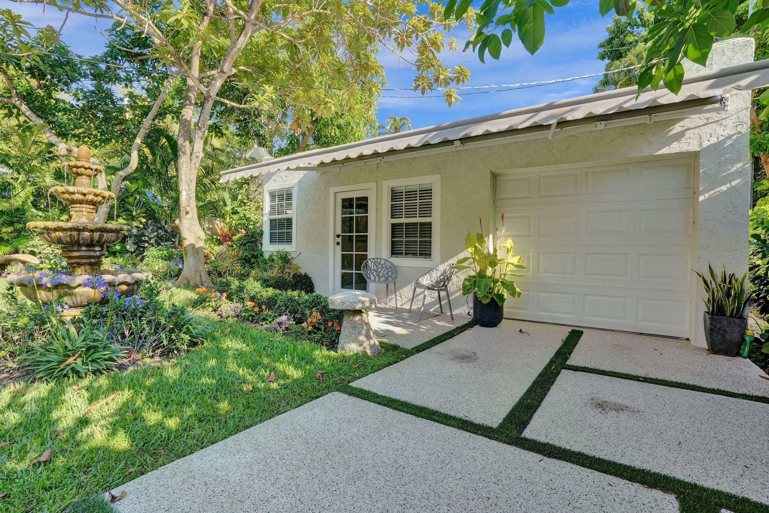 Property Photo: 806 Sunset Road FL 33401