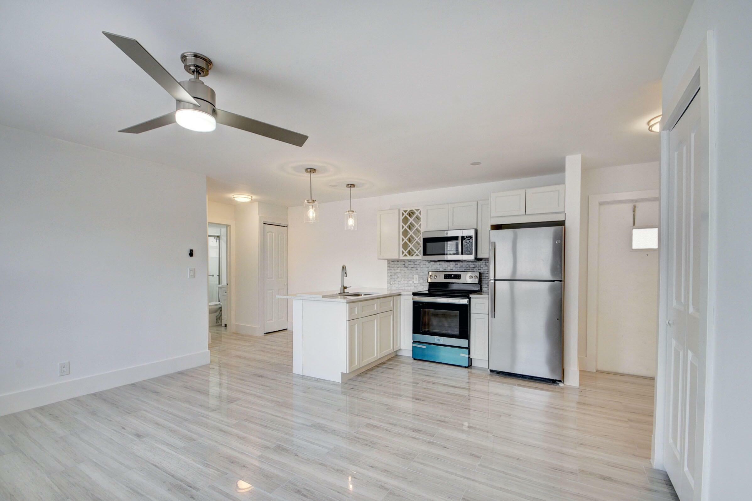 Property Photo: 525 S Broadway Street C FL 33462