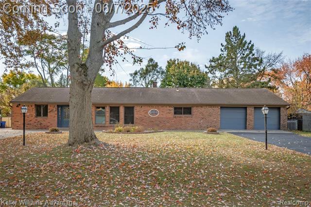 Property Photo: 4879 Sundale Drive MI 48346