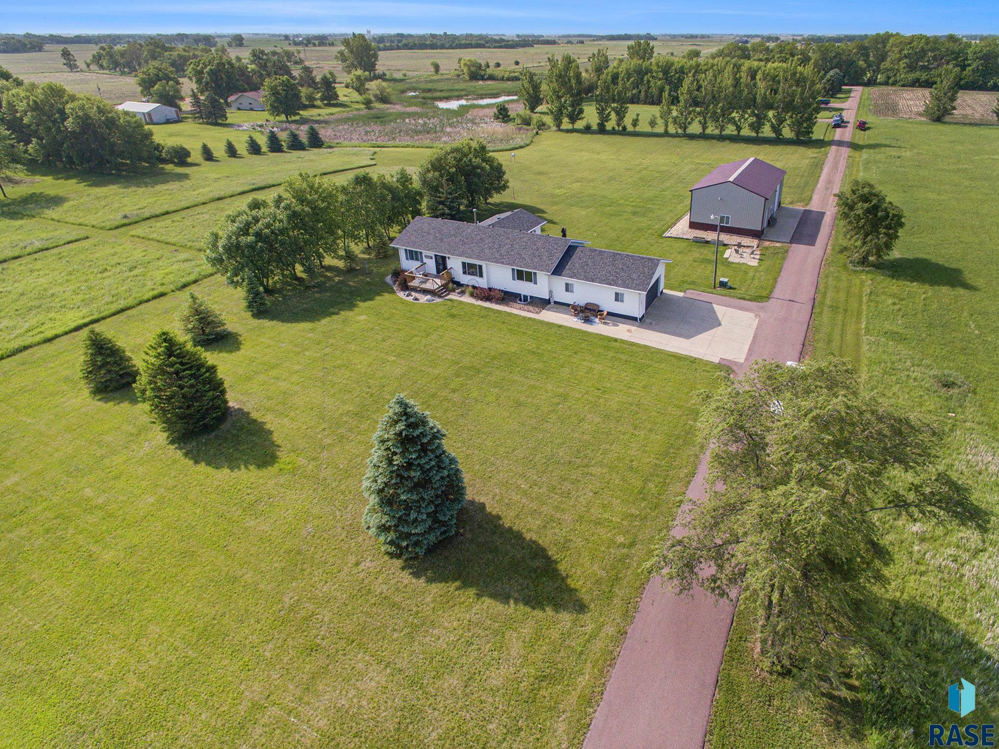 46687 276th St  Lennox SD 57039-5330 photo
