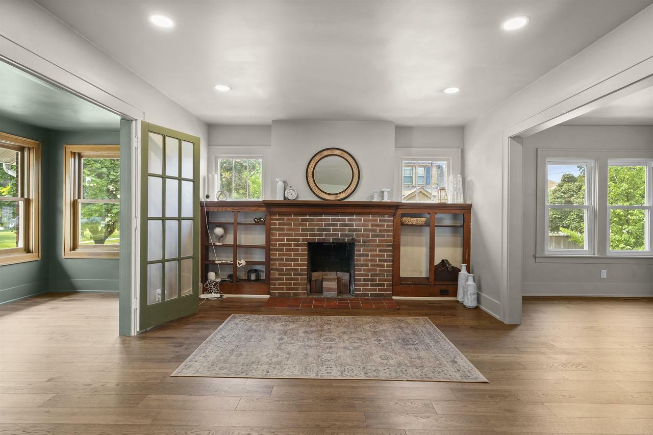 Property Photo: 2002 Yahara Place WI 53704