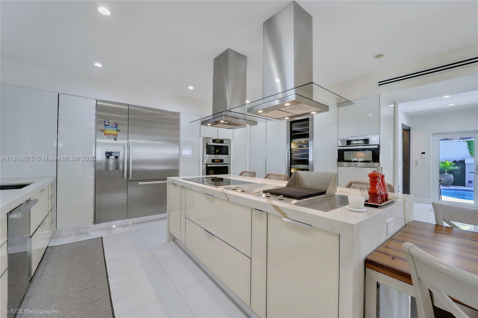 Property Photo: 5320 Sunset Dr FL 33143
