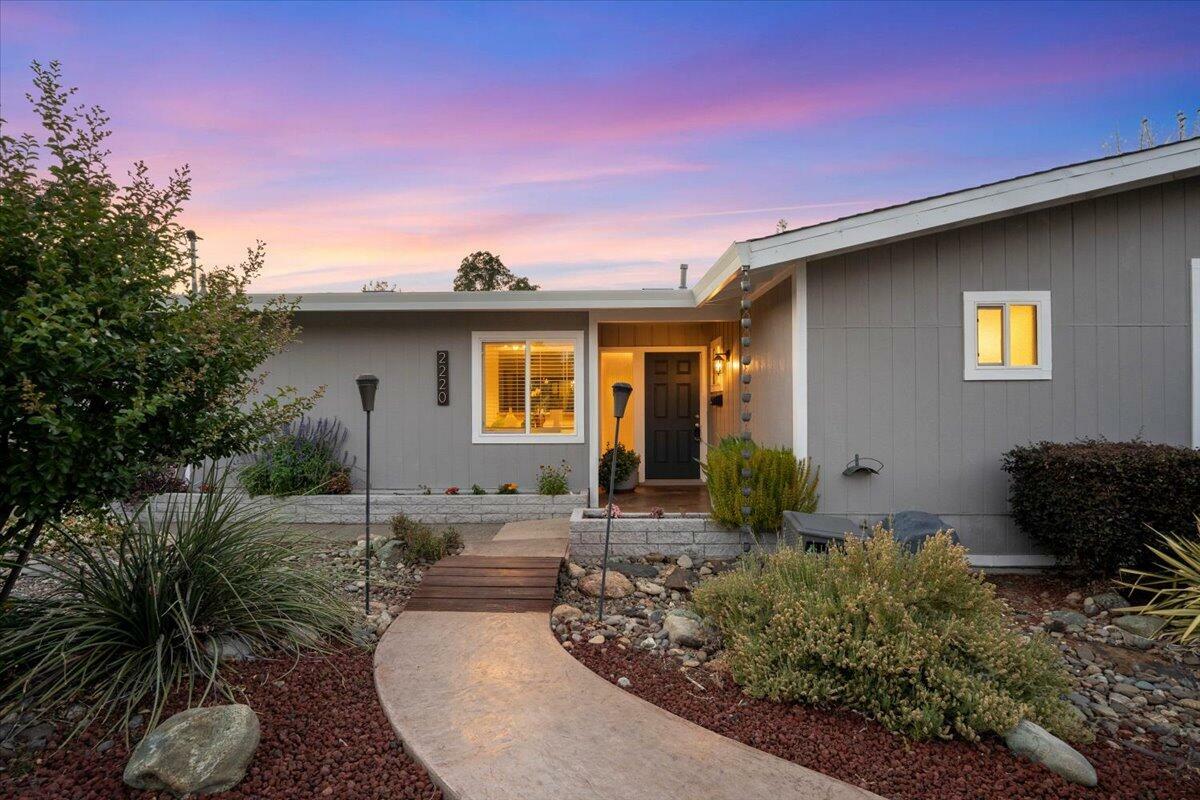2220 Gold Street  Redding CA 96001 photo