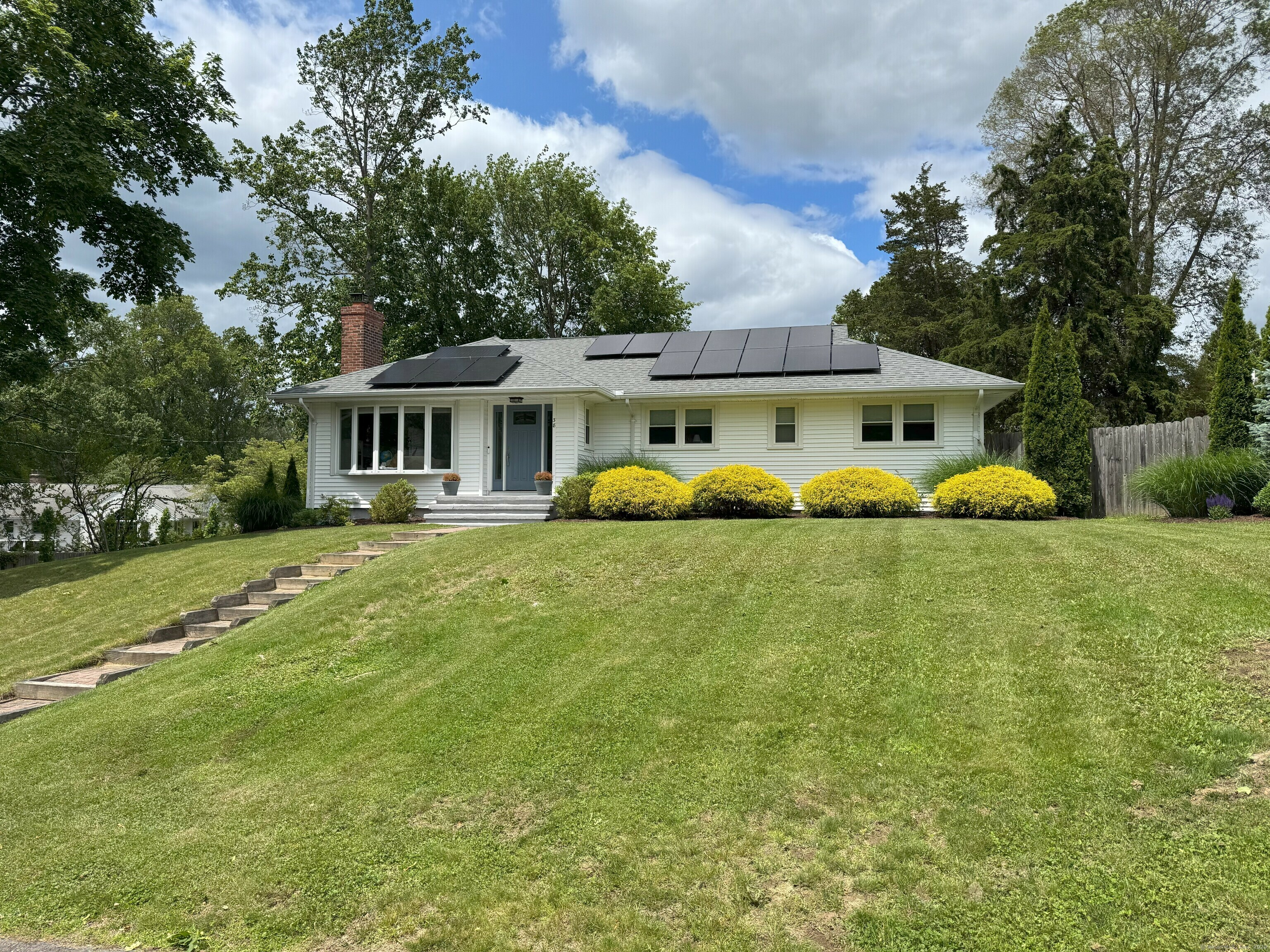 38 Kingston Road  Trumbull CT 06611 photo