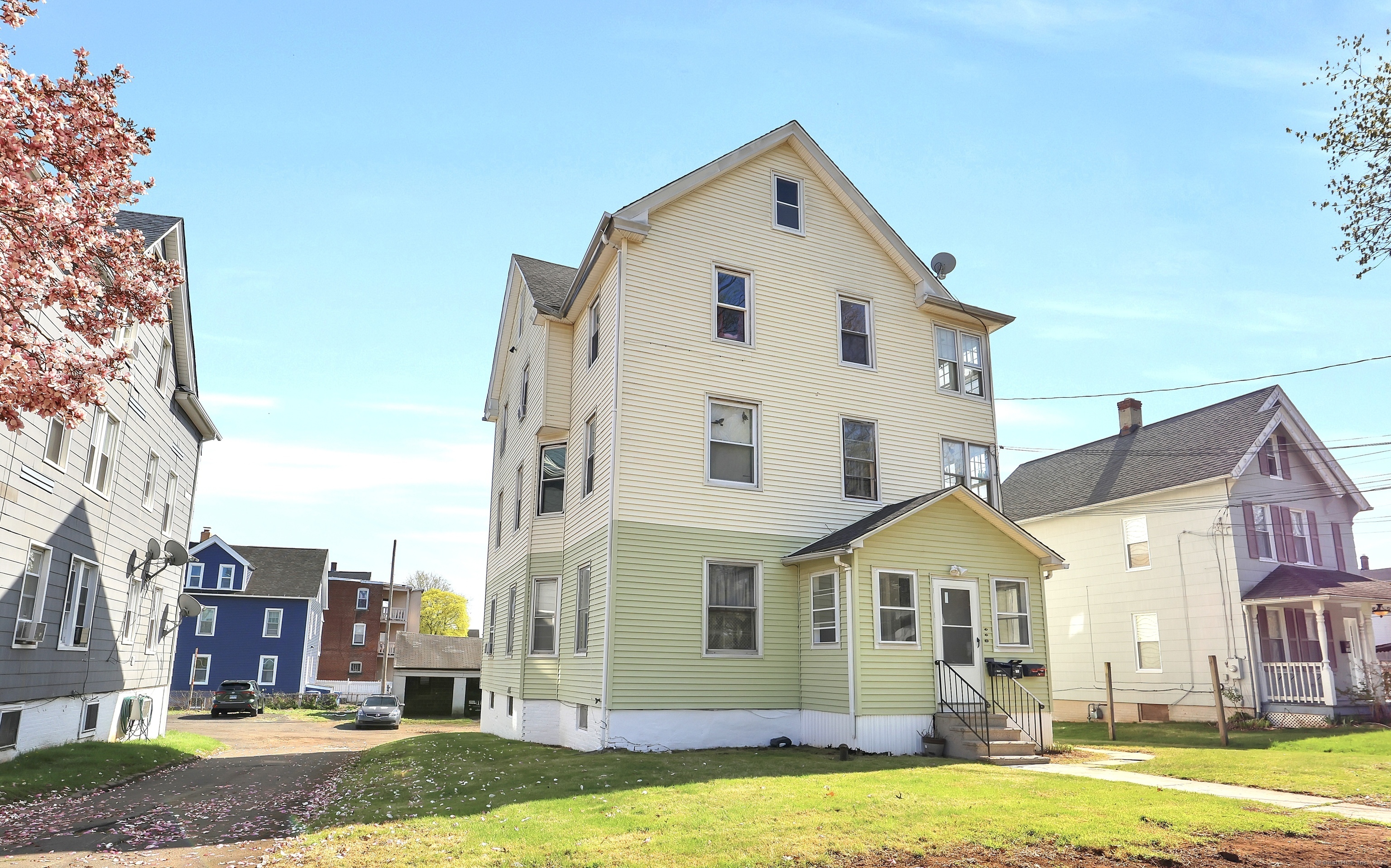 Property Photo:  127 Smalley Street  CT 06051 