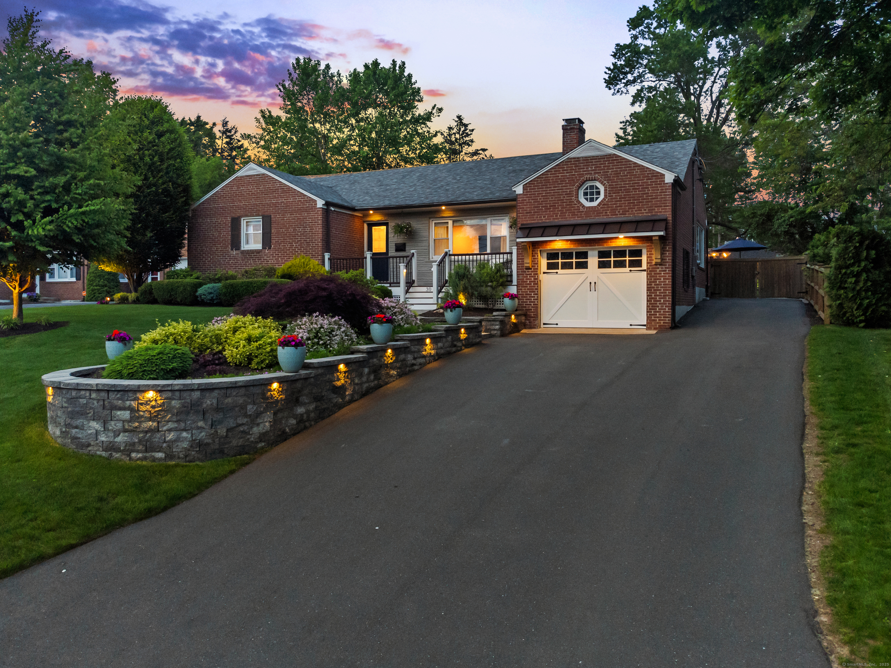 Property Photo:  30 Fairwood Farms Drive  CT 06107 