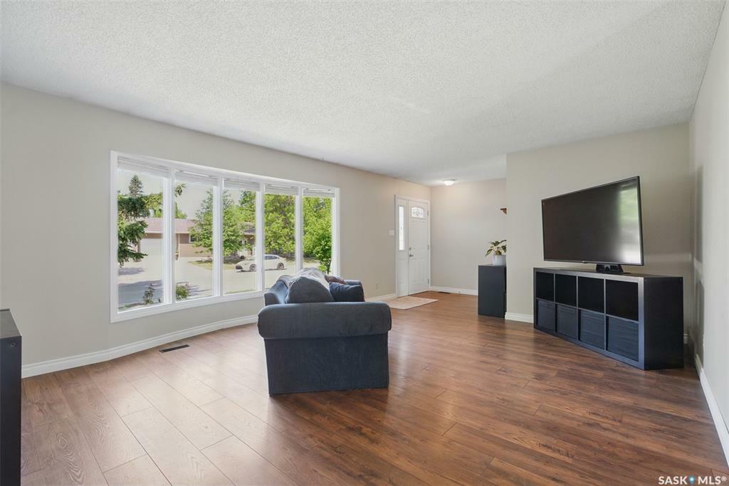 Property Photo: 74 Degeer Crescent SK S7H 4P7