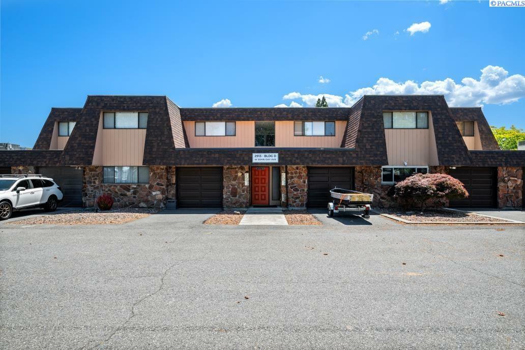 Property Photo: 2913 W John Day Ave D102 WA 99336