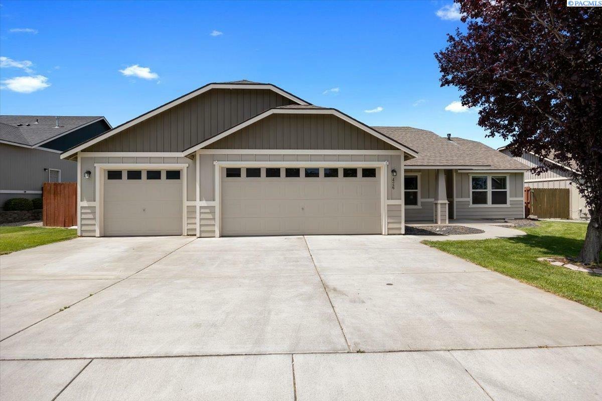Property Photo: 426 S Penn St WA 99336