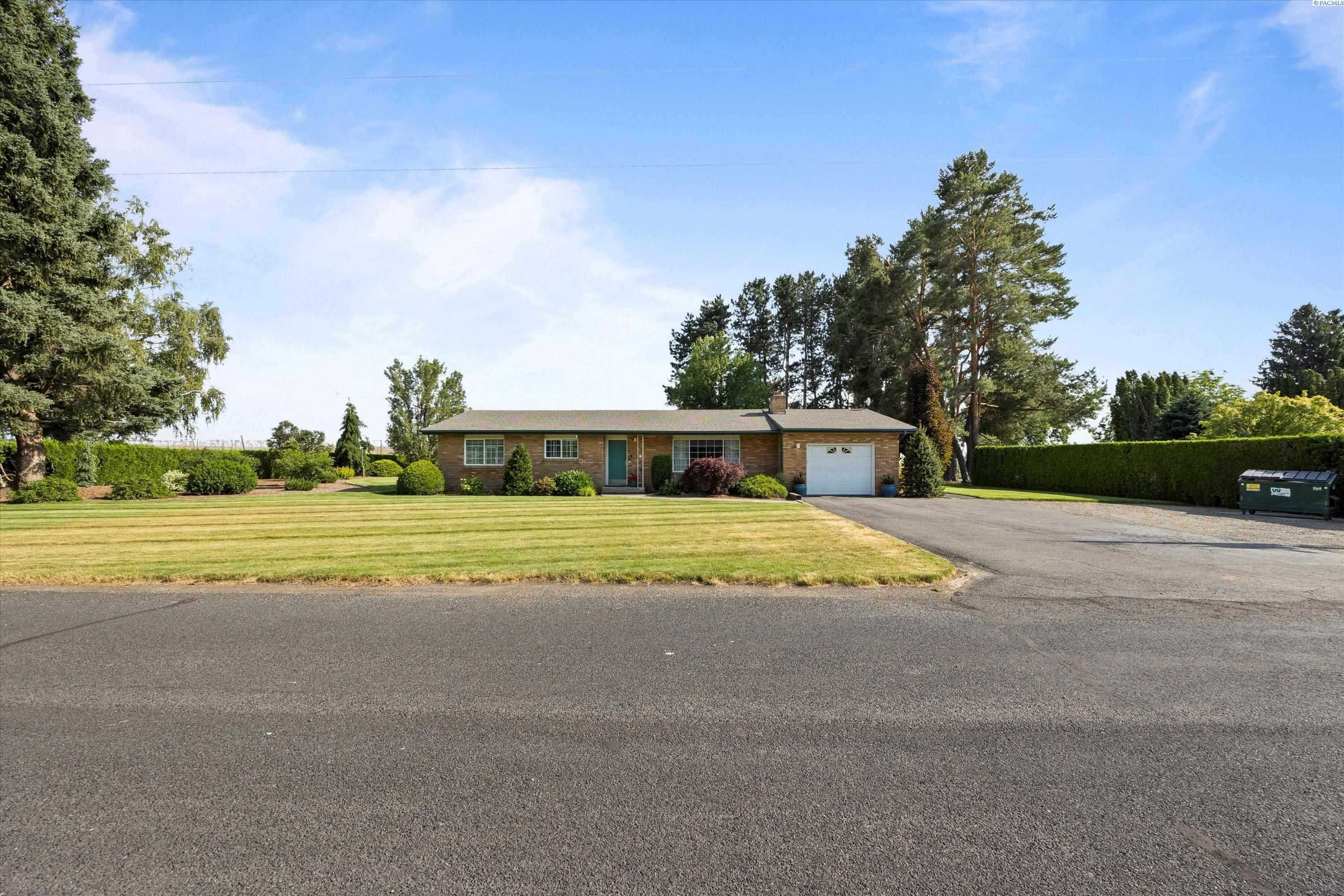 Property Photo: 180001 Robertson Rd WA 98930