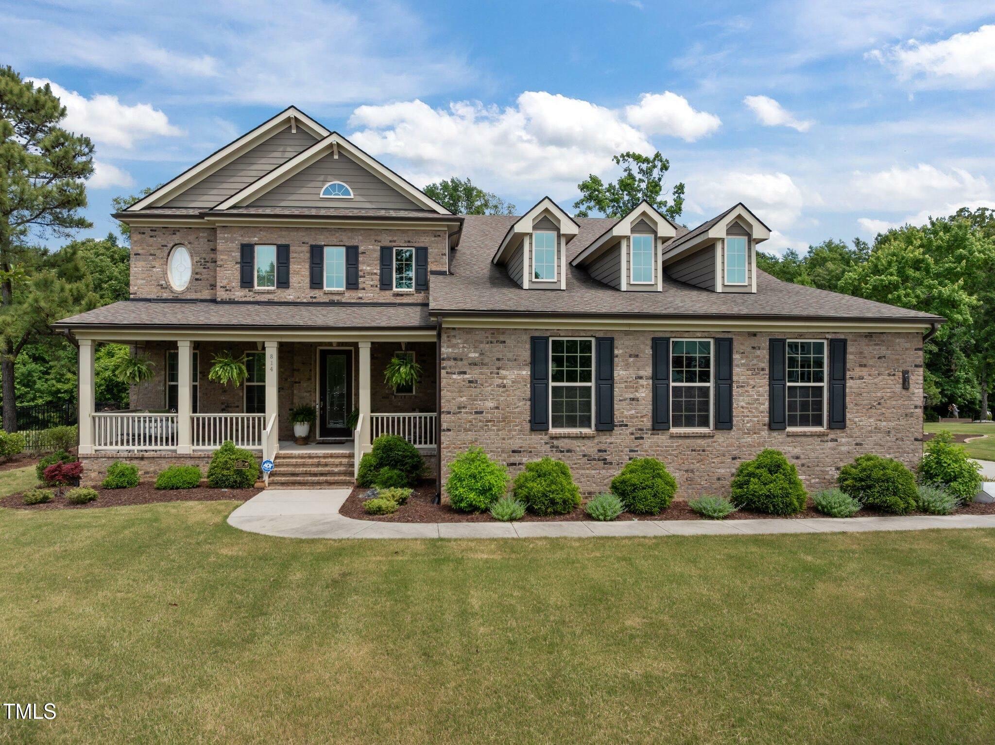 Property Photo: 814 Covered Bridge Trail NC 27517