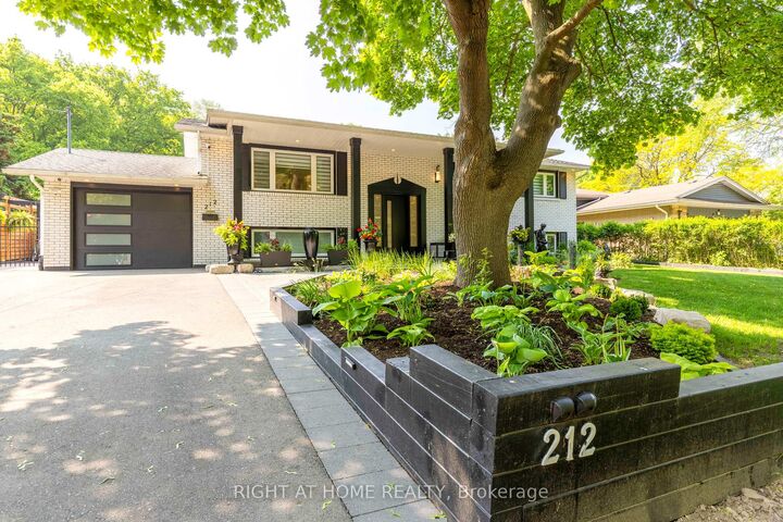 212 Lockhart Drive — photo 1
