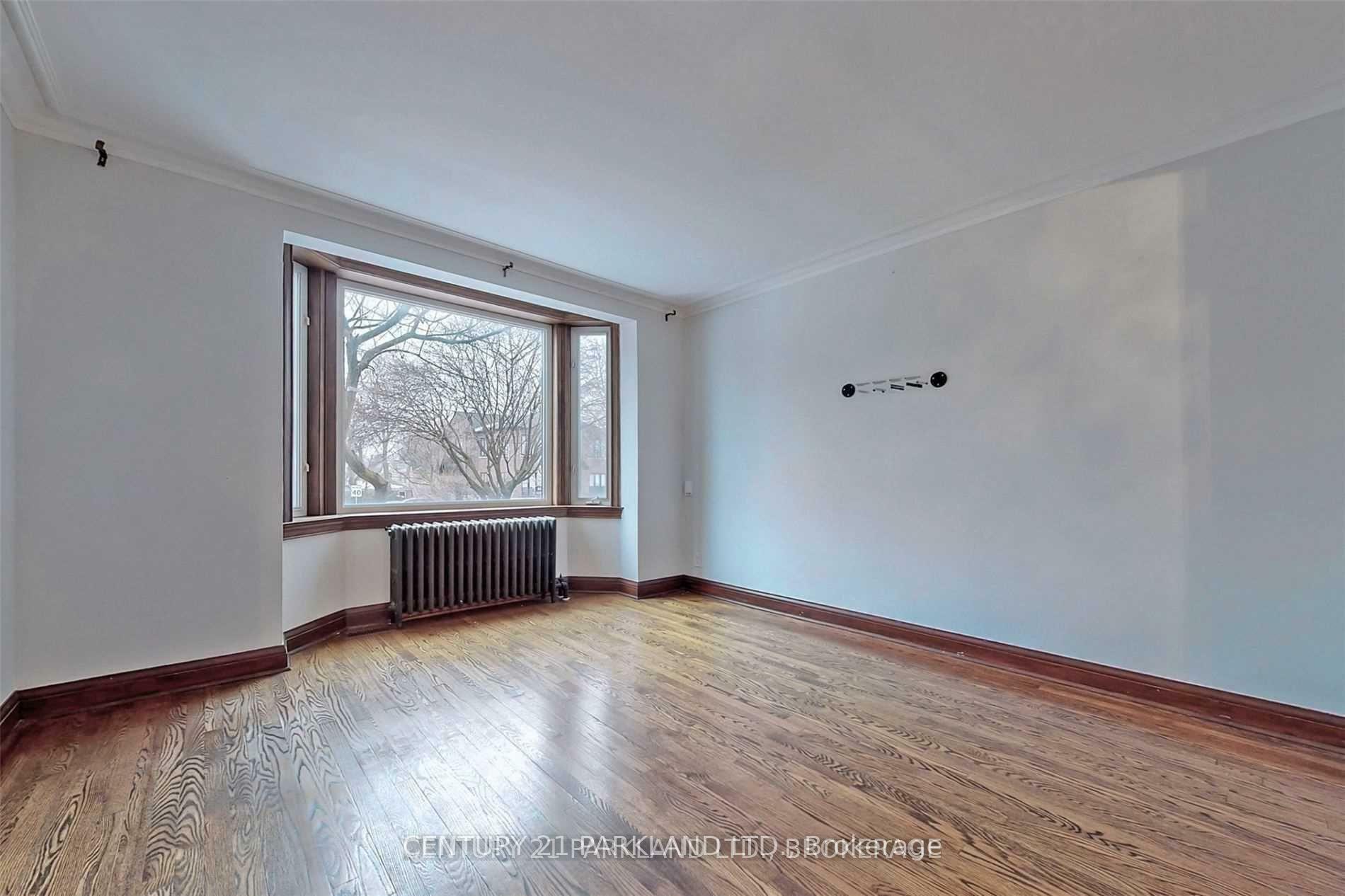 Photo de la propriété: 84 Poyntz Avenue ON M2N 1J2