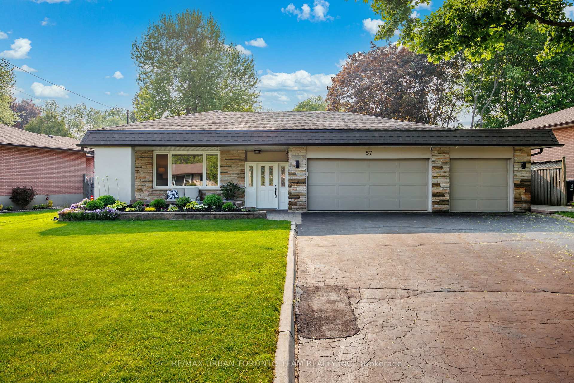 Property Photo:  57 Ravine Park Crescent  ON M1C 2M5 