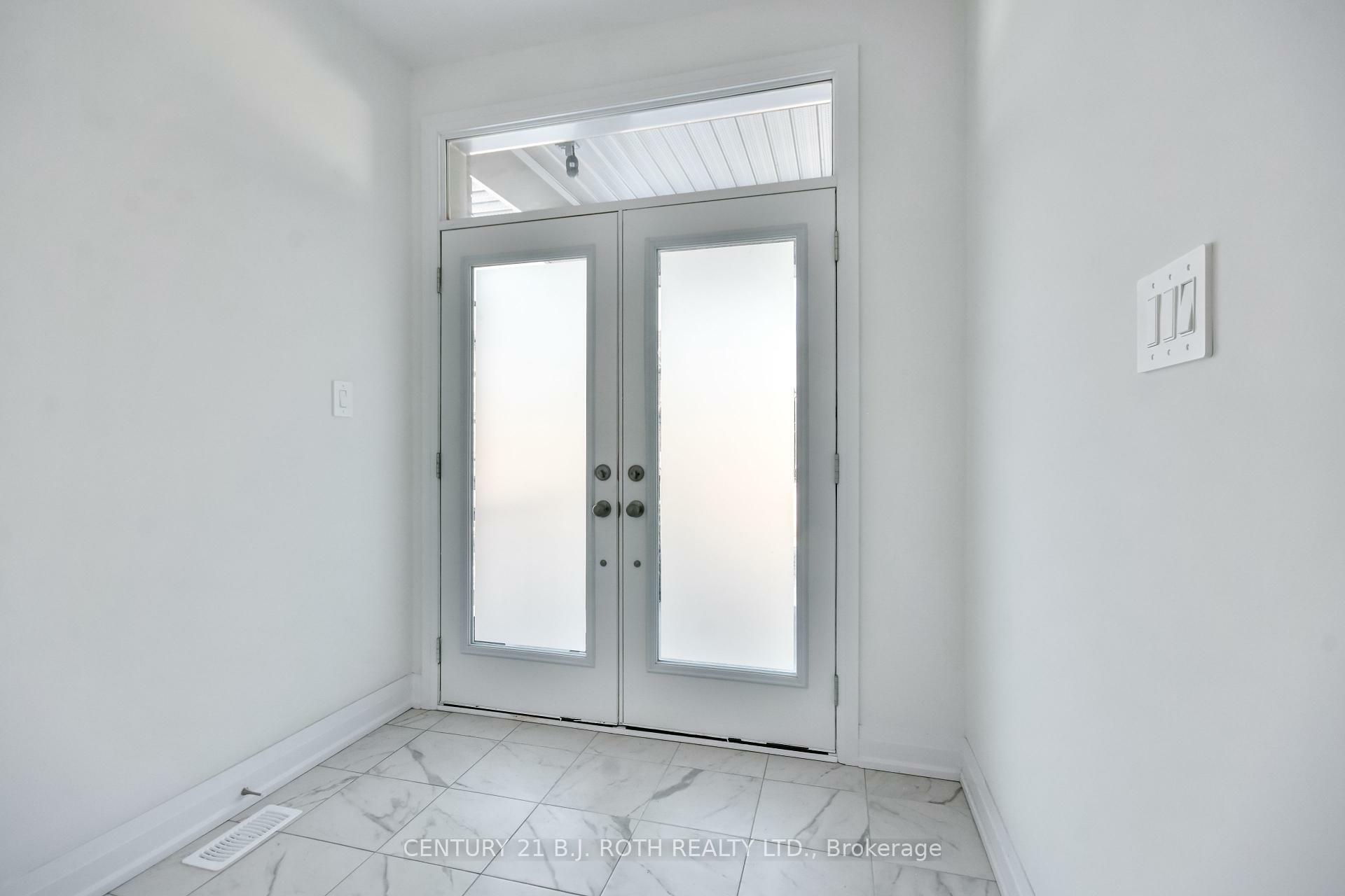 Property Photo:  130 Franklin Trail  ON L9J 0J2 