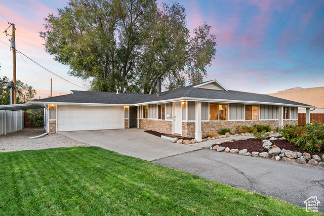 Property Photo: 807 E La Dore Dr UT 84107