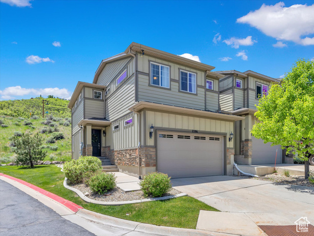 Property Photo: 2286 E Deer Park Ln UT 84020