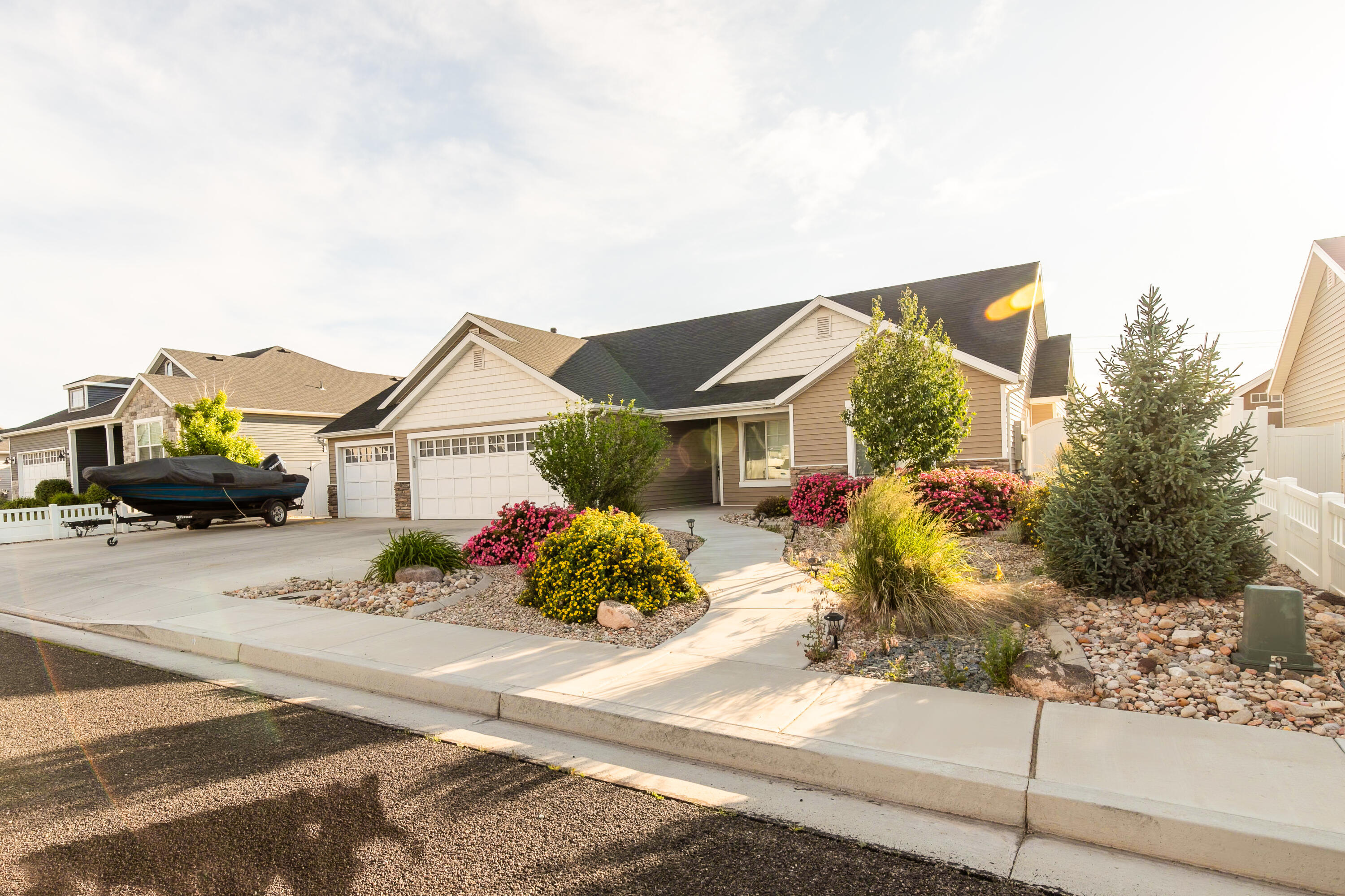 Property Photo: 93 N Windsor Rd UT 84720