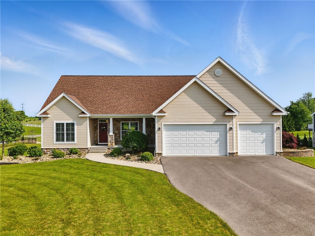Property Photo:  112 Savannah Dr  PA 16037 