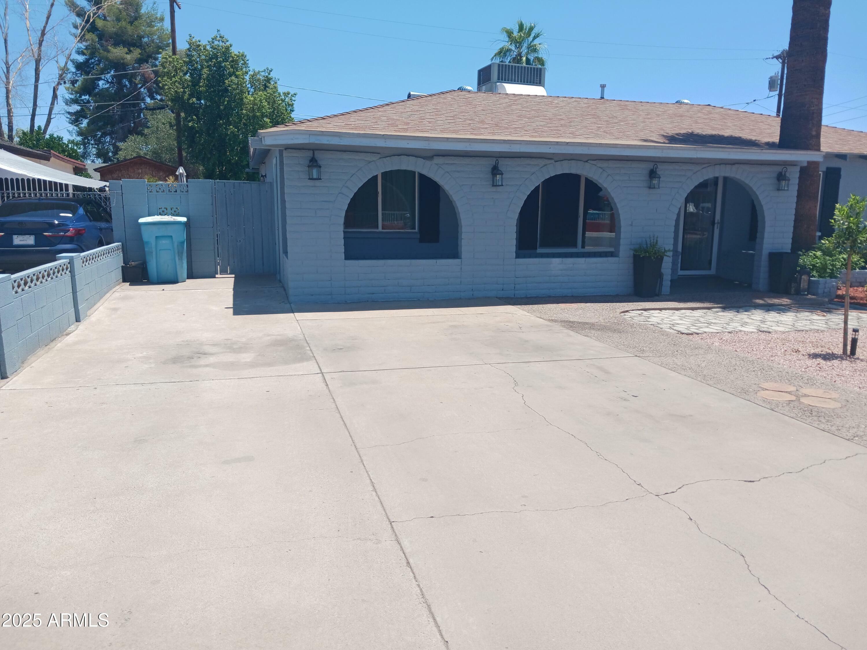 Property Photo: 5539 N 31st Lane AZ 85017