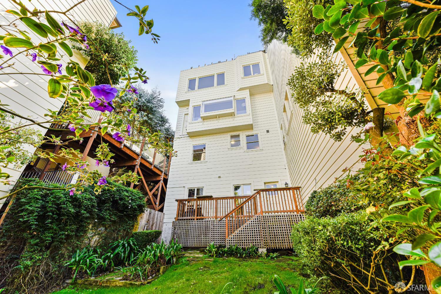 Property Photo: 2068 Vallejo Street CA 94123