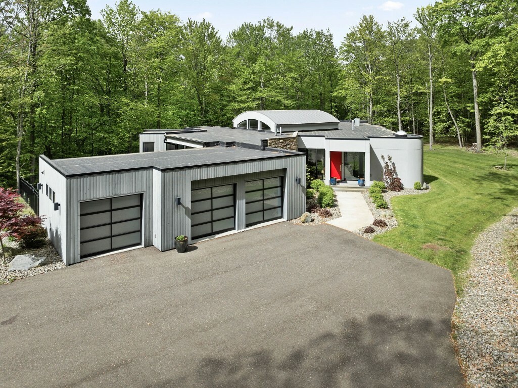 1201 Holly Hill Road  Vestal NY 13850 photo