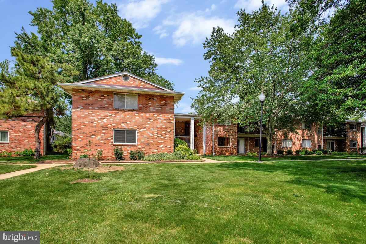 Property Photo:  211 Victor Parkway B  MD 21403 