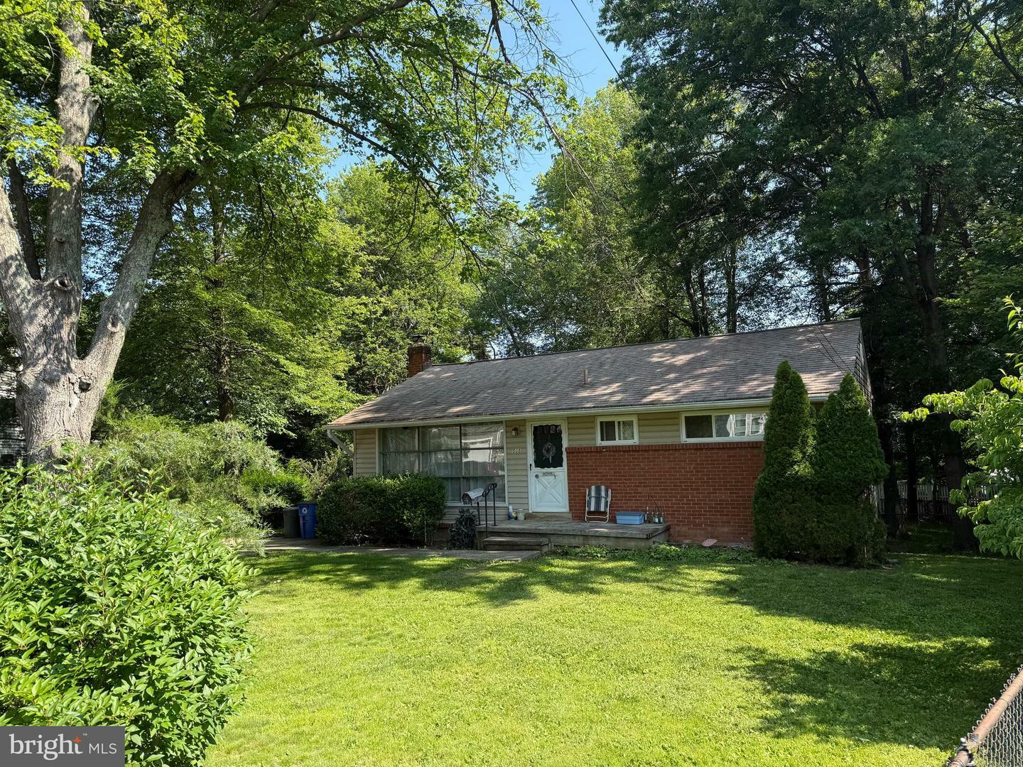 Property Photo:  505 Hillcrest Drive SW  VA 22180 
