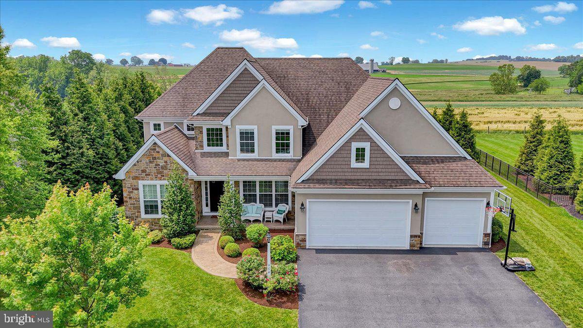464 Greenhedge Drive  Lancaster PA 17603 photo