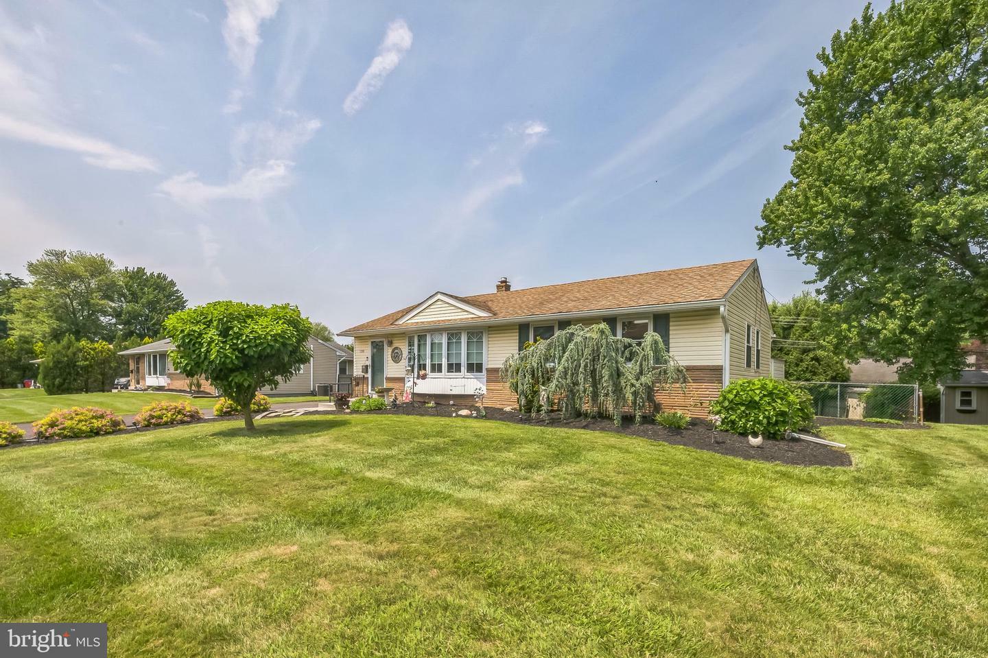 Property Photo: 130 Horseshoe Lane PA 18974