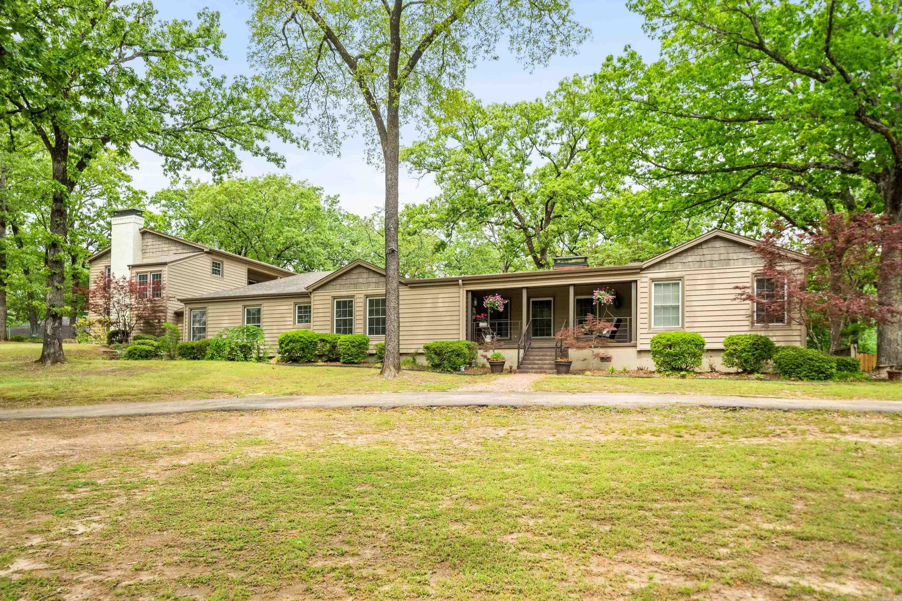 Property Photo: 215 Bellaire Drive AR 71901