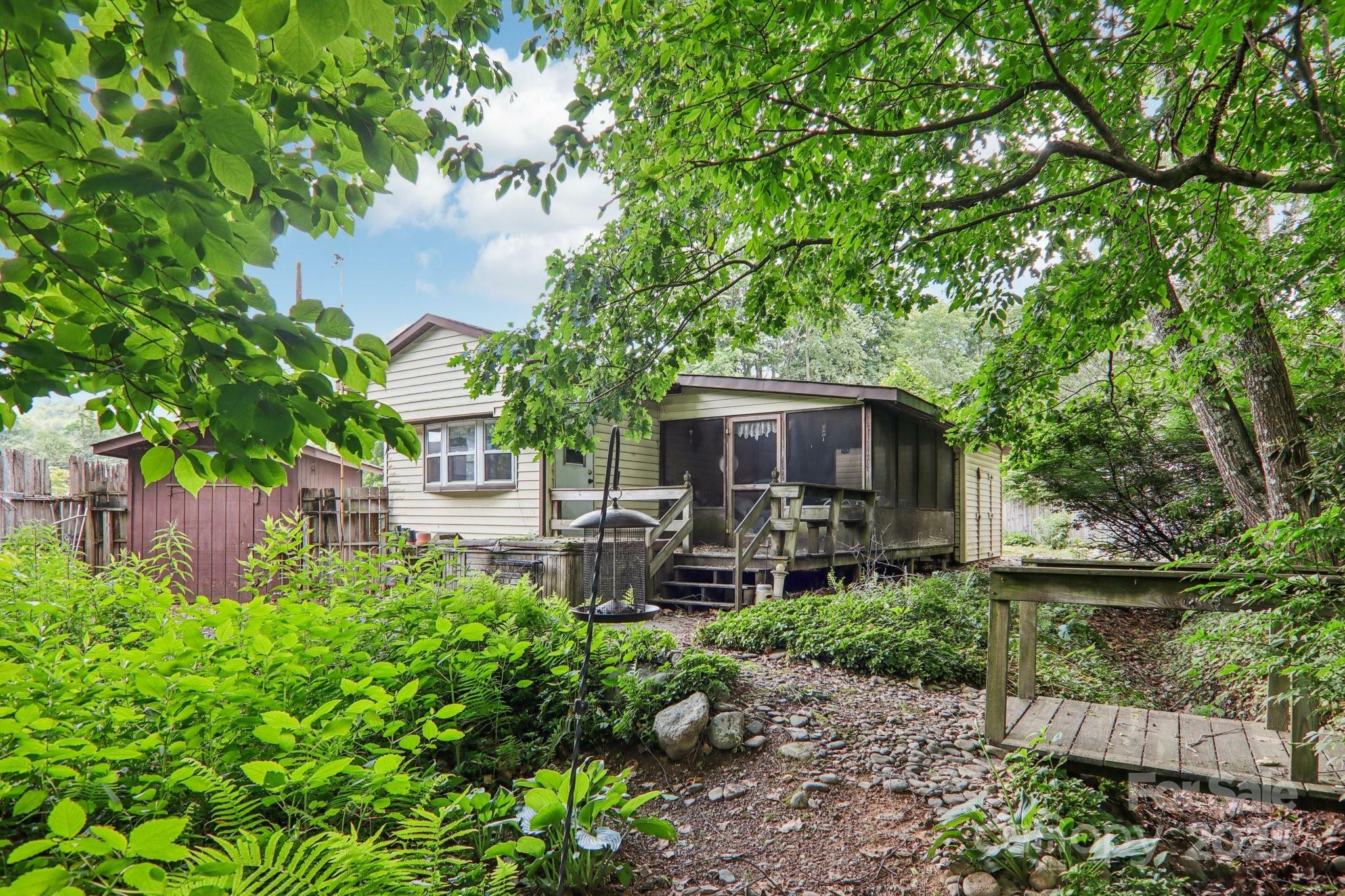 Property Photo: 68 Cornwell Drive NC 28786