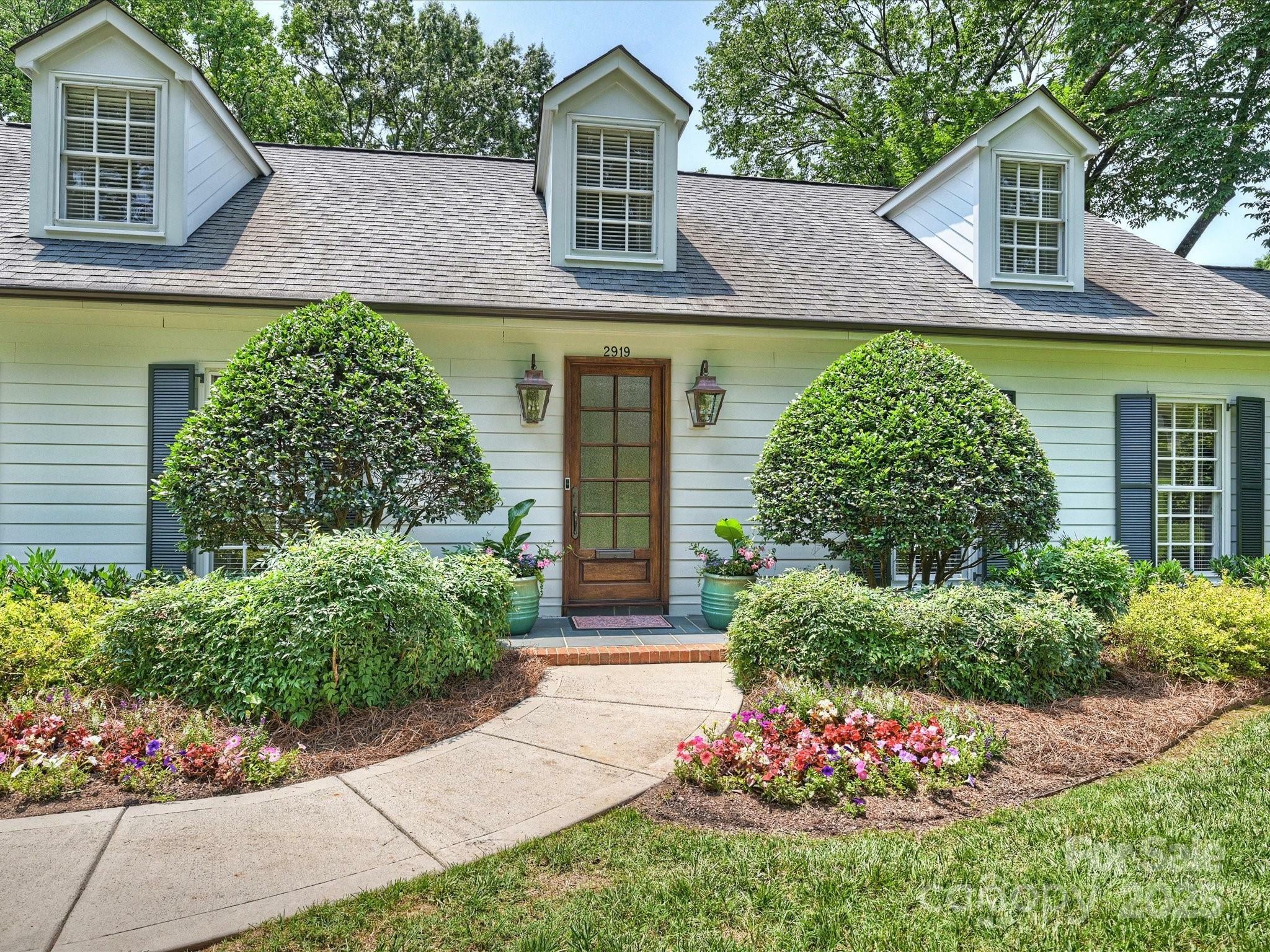Property Photo: 2919 Wickersham Road NC 28211