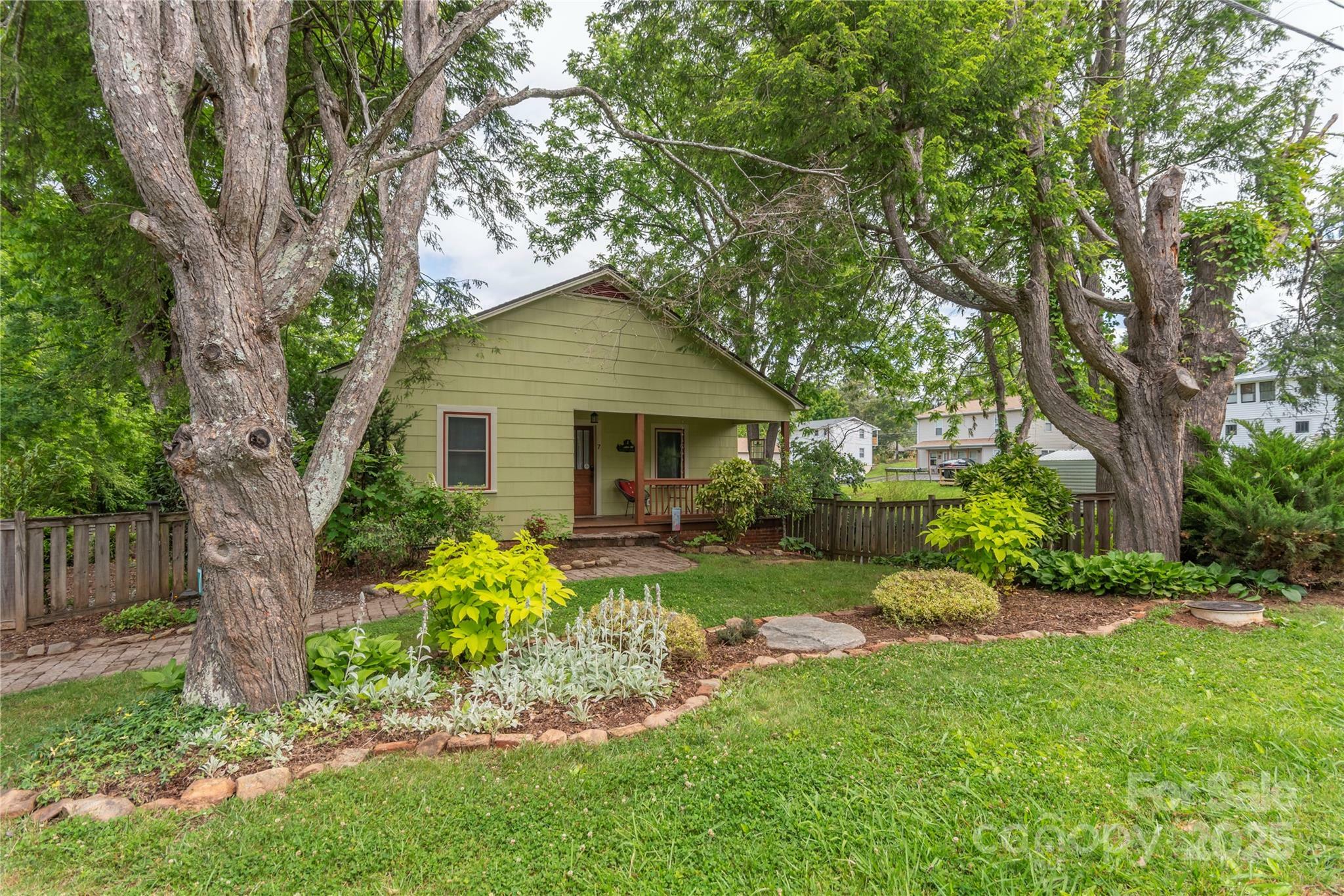 Property Photo: 7 Grove Street NC 28787