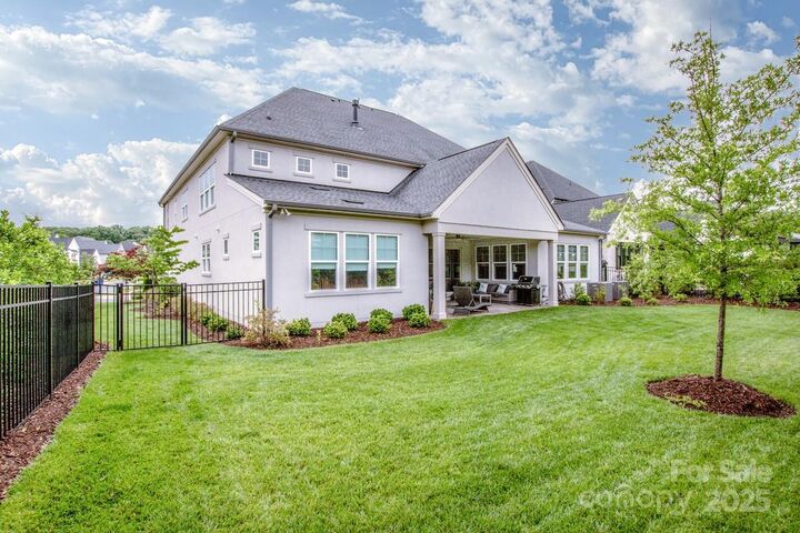 Property Photo:  13708 Huntson Park Lane  NC 28078 