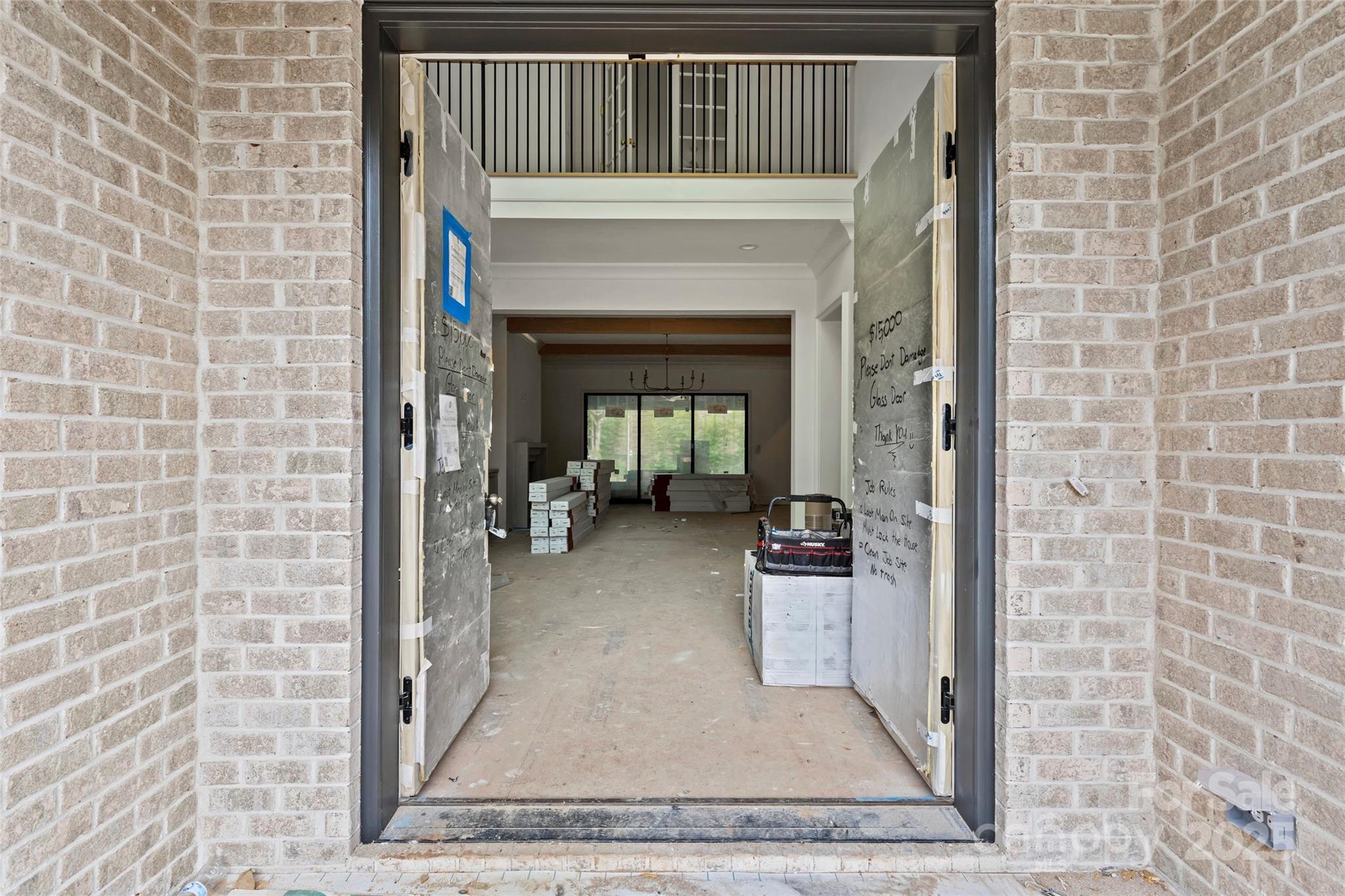 Property Photo: 1321 Ferncliff Road NC 28211