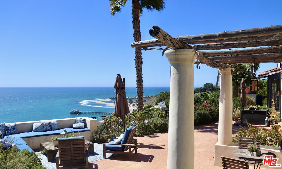 Property Photo: 22800 Beckledge Ter CA 90265