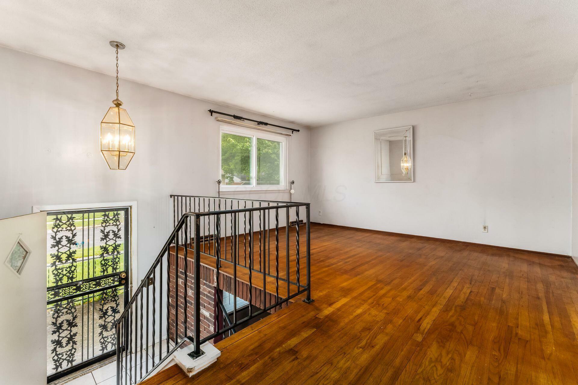 Property Photo: 5045 Labelle Drive OH 43232