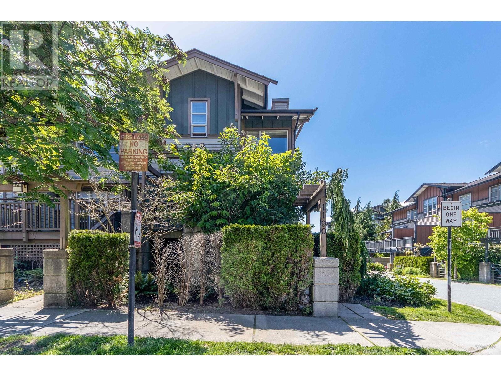 Property Photo: 1190 Village Green Way BC V8B 0N5