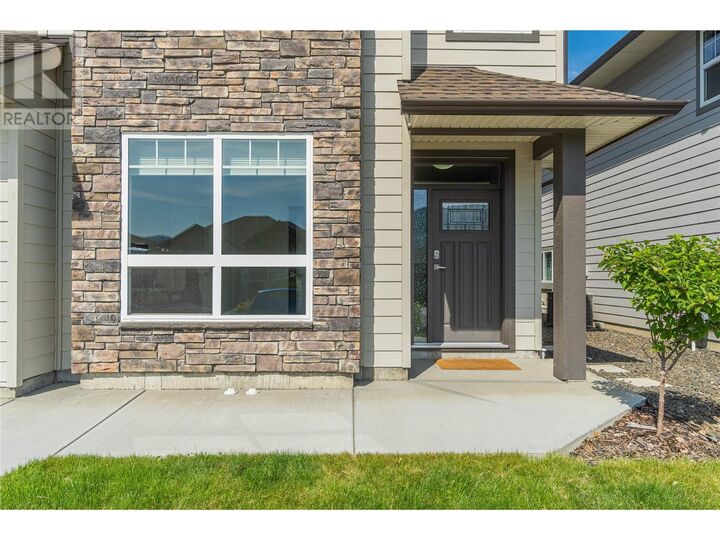 Property Photo:  2065 Saddleback Drive  BC V2B 0H2 