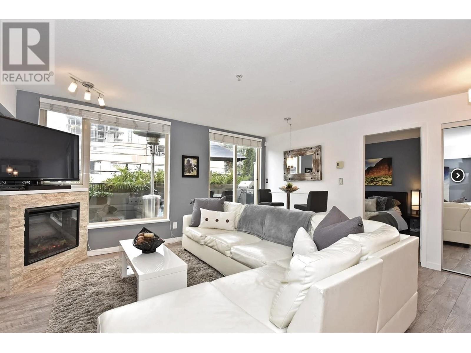 Property Photo: 3089 Oak Street 202 BC V6H 2K8