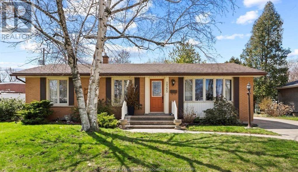 Property Photo: 2585 Randolph Avenue ON N9E 3E1