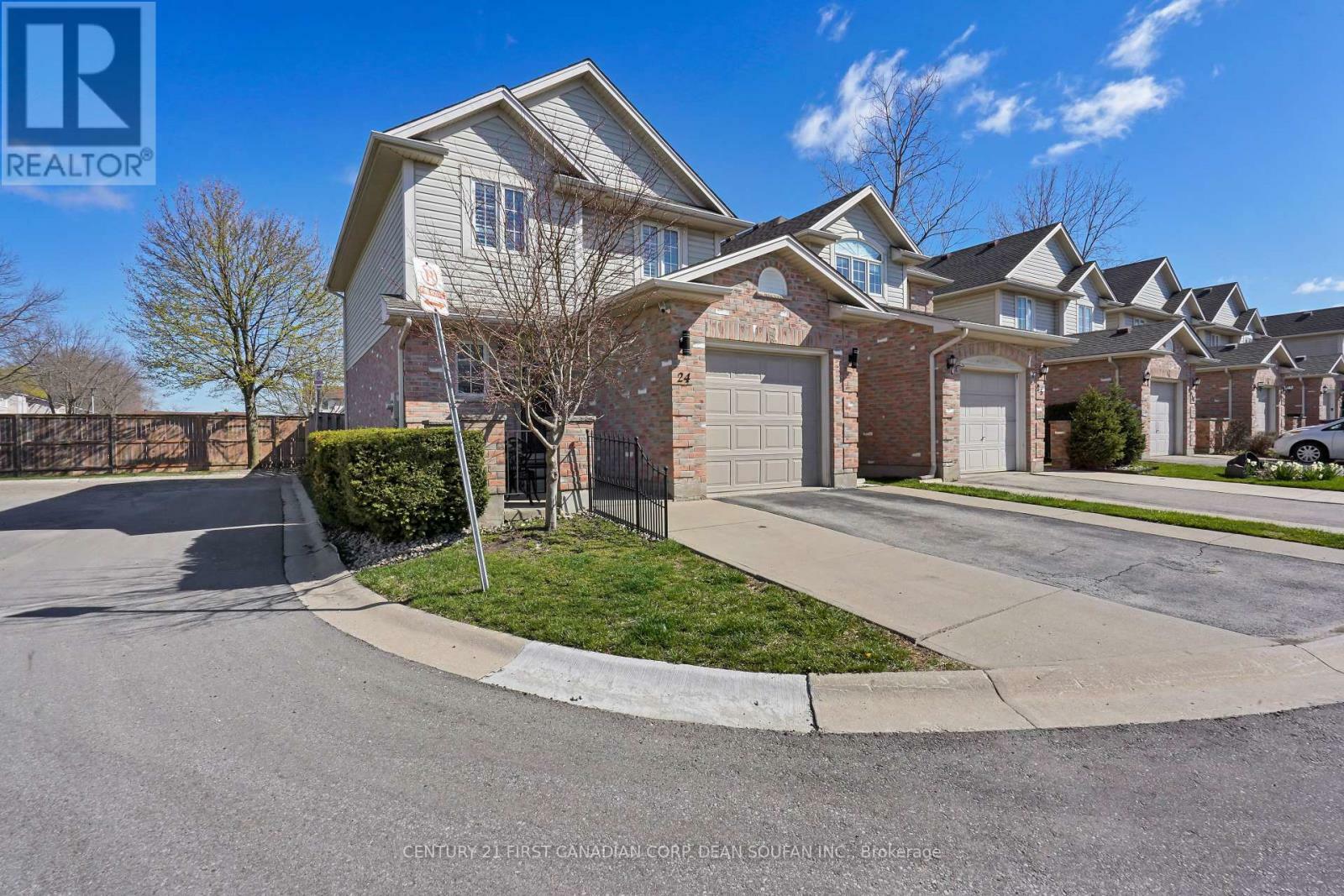 Property Photo: 10 Chalkstone Drive 24 ON N6E 3Z9