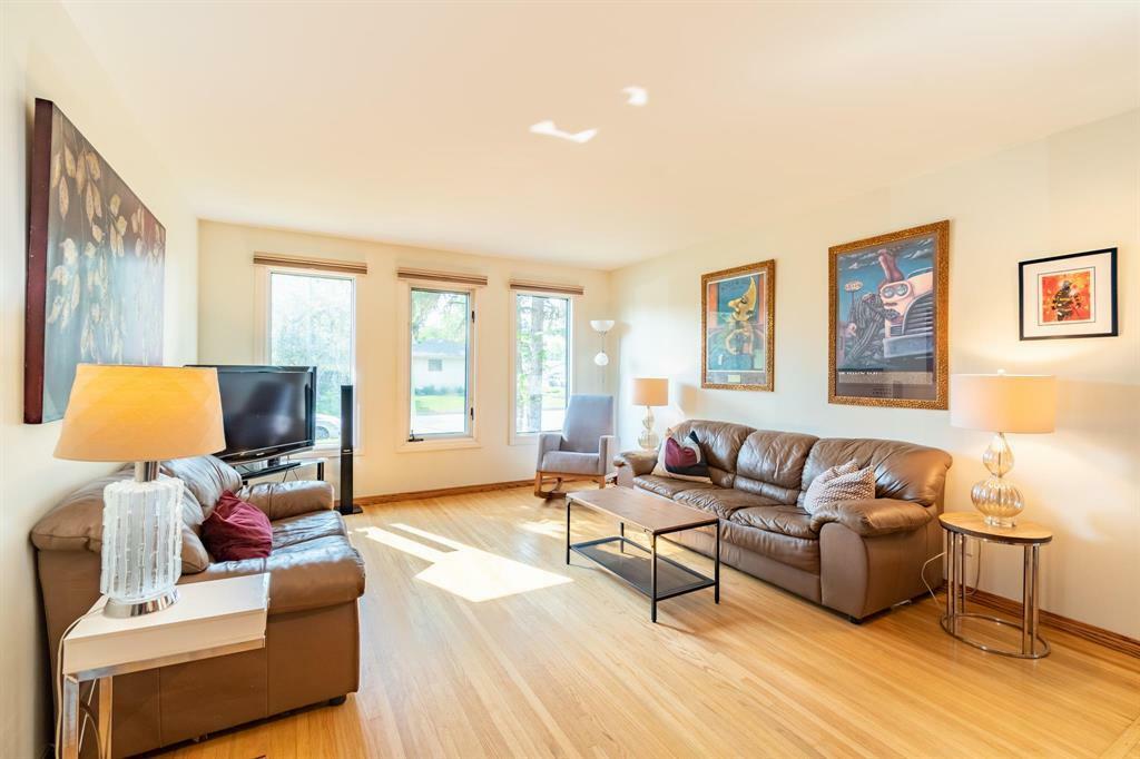 Property Photo: 129 Sophia Street MB R1A 1X9