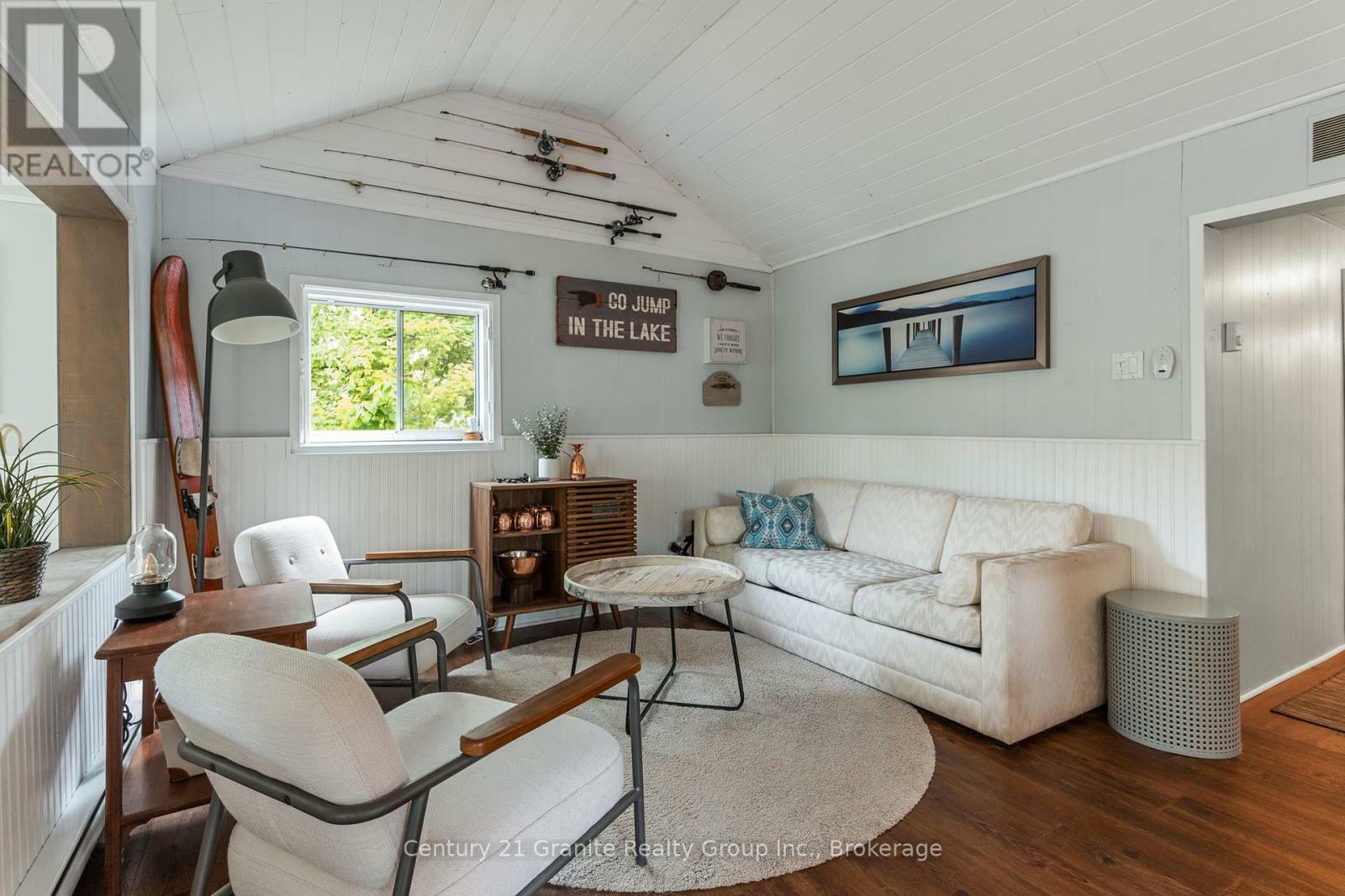 Property Photo: 13 Birchleaf Drive ON K0M 2L0