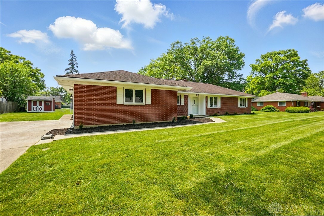 Property Photo: 220 Cardigan Road OH 45459