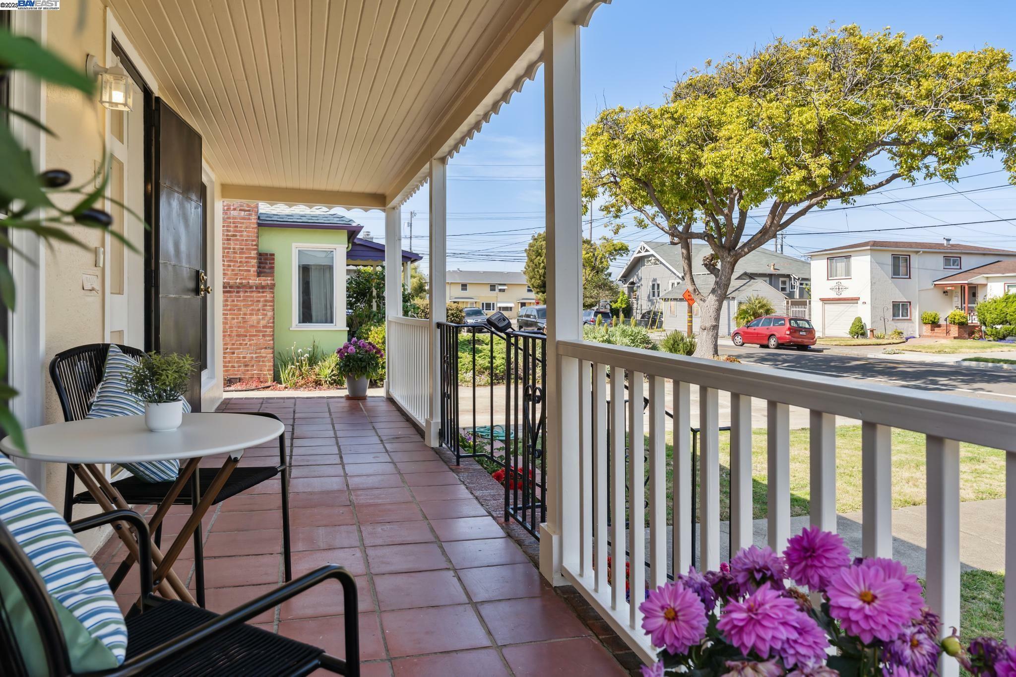 Property Photo:  114 Santa Clara Ave  CA 94501 