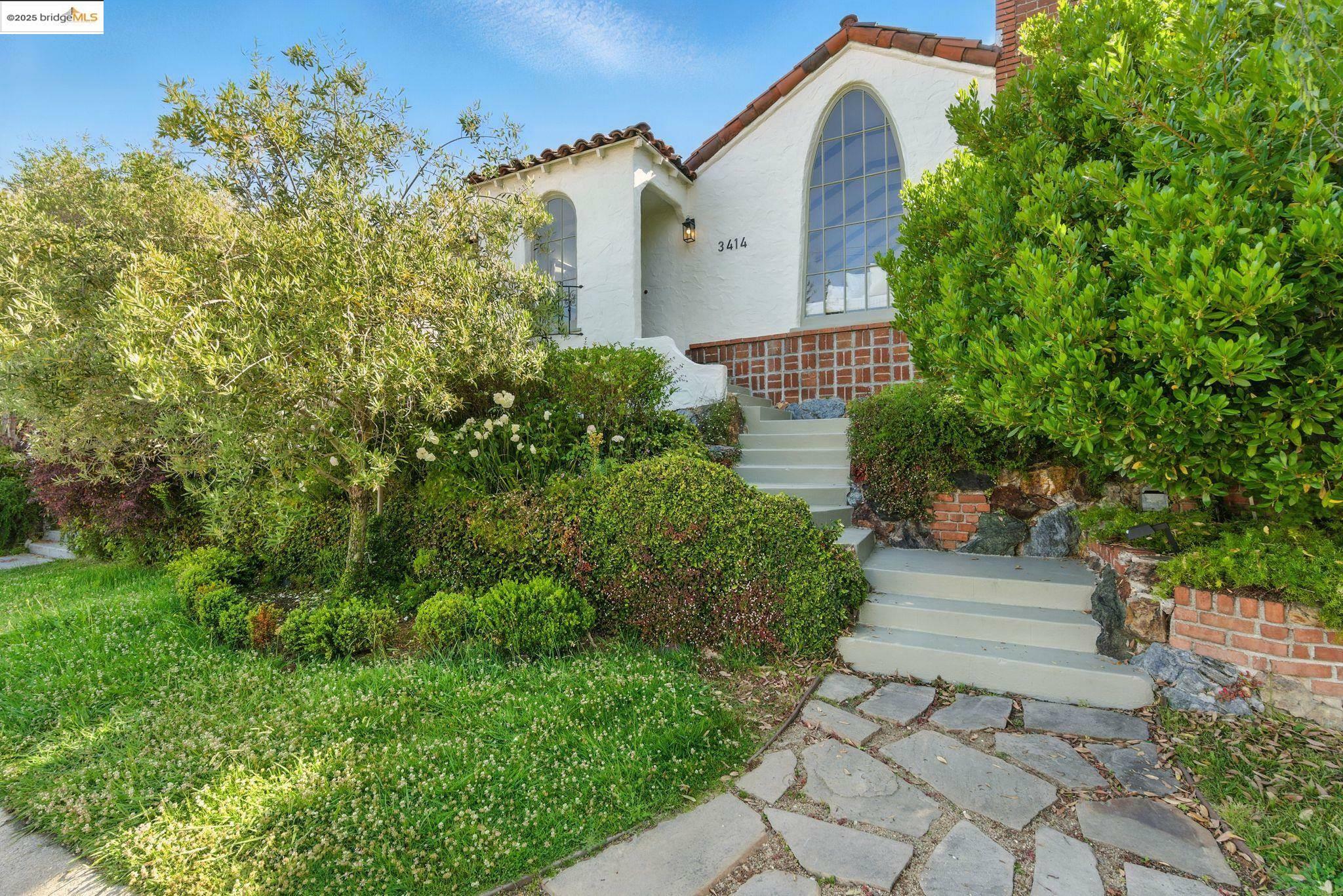 Property Photo: 3414 Guido St CA 94602